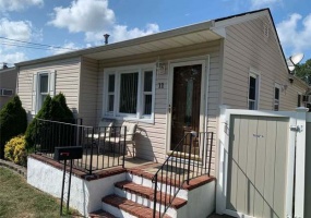 11 24th St Copiague NY 11726