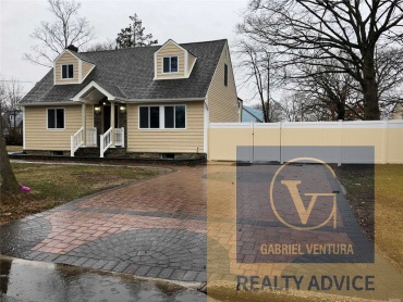 205 26th St, Copiague, New York 11726, ,Residential,Sold,26th St,1013