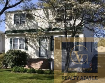 150 N Broome Ave, Lindenhurst, New York 11757, ,Residential,Sold,N Broome Ave,1020