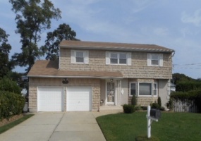 451 41st St, Copiague, New York 11726, ,Residential,Sold,41st St,1024