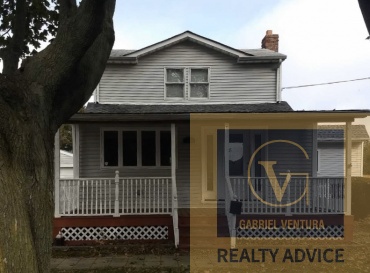 17 Berry St, Lindenhurst, New York 11757, ,Residential,Sold,Berry St,1027