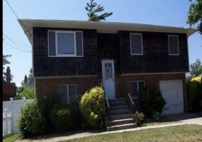 3 S Emerson Ave, Amity Harbor, New York 11726, ,Residential,Sold,S Emerson Ave,1045