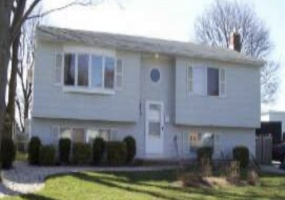 90 Farmers Ave, Lindenhurst, New York 11757, ,Residential,Sold,Farmers Ave,1053