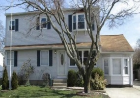 32 Frank St, Lindenhurst, New York 11757, ,Residential,Sold,Frank St,1066